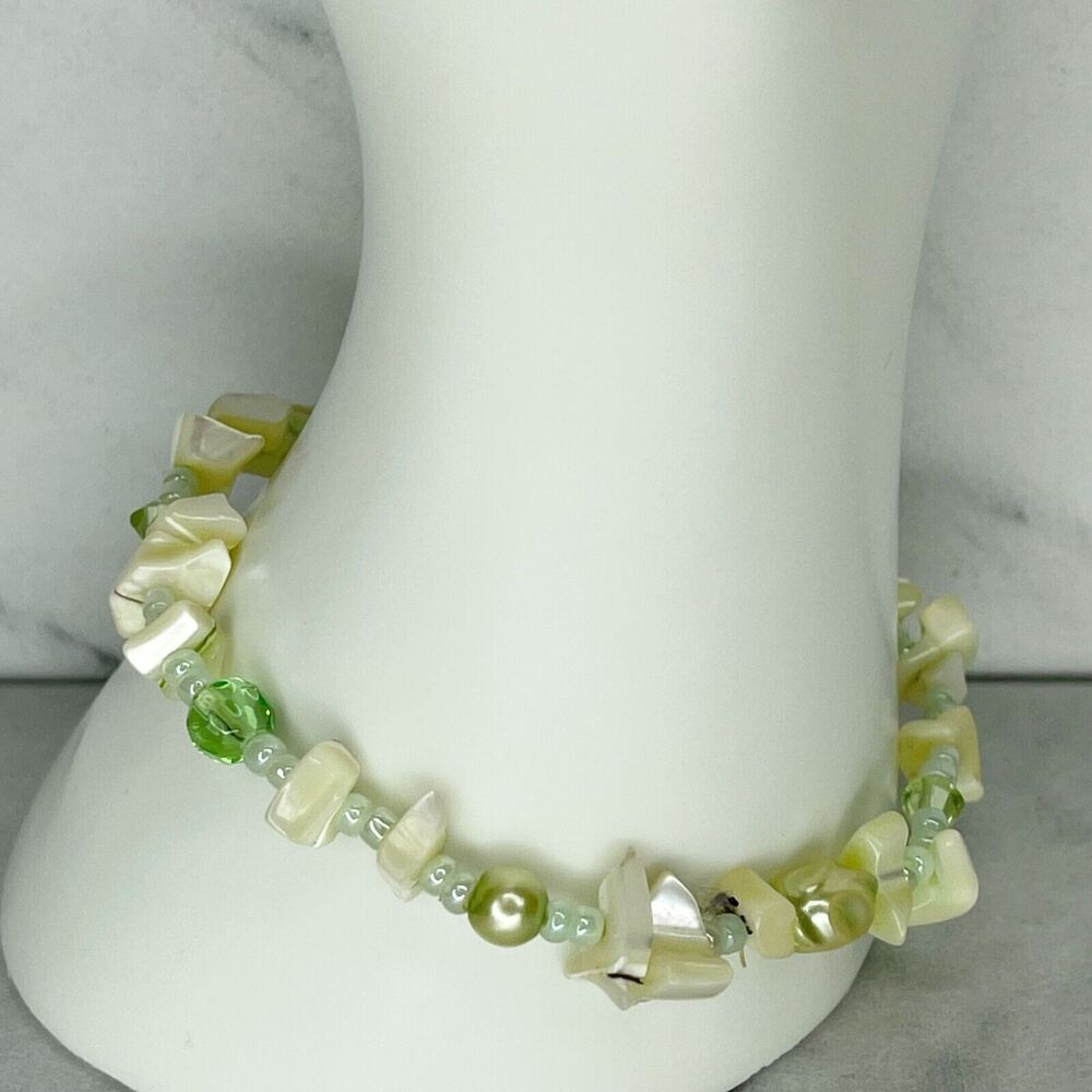 Green Faux Pearl and Seashell Shell Beaded Stretch Bracelet